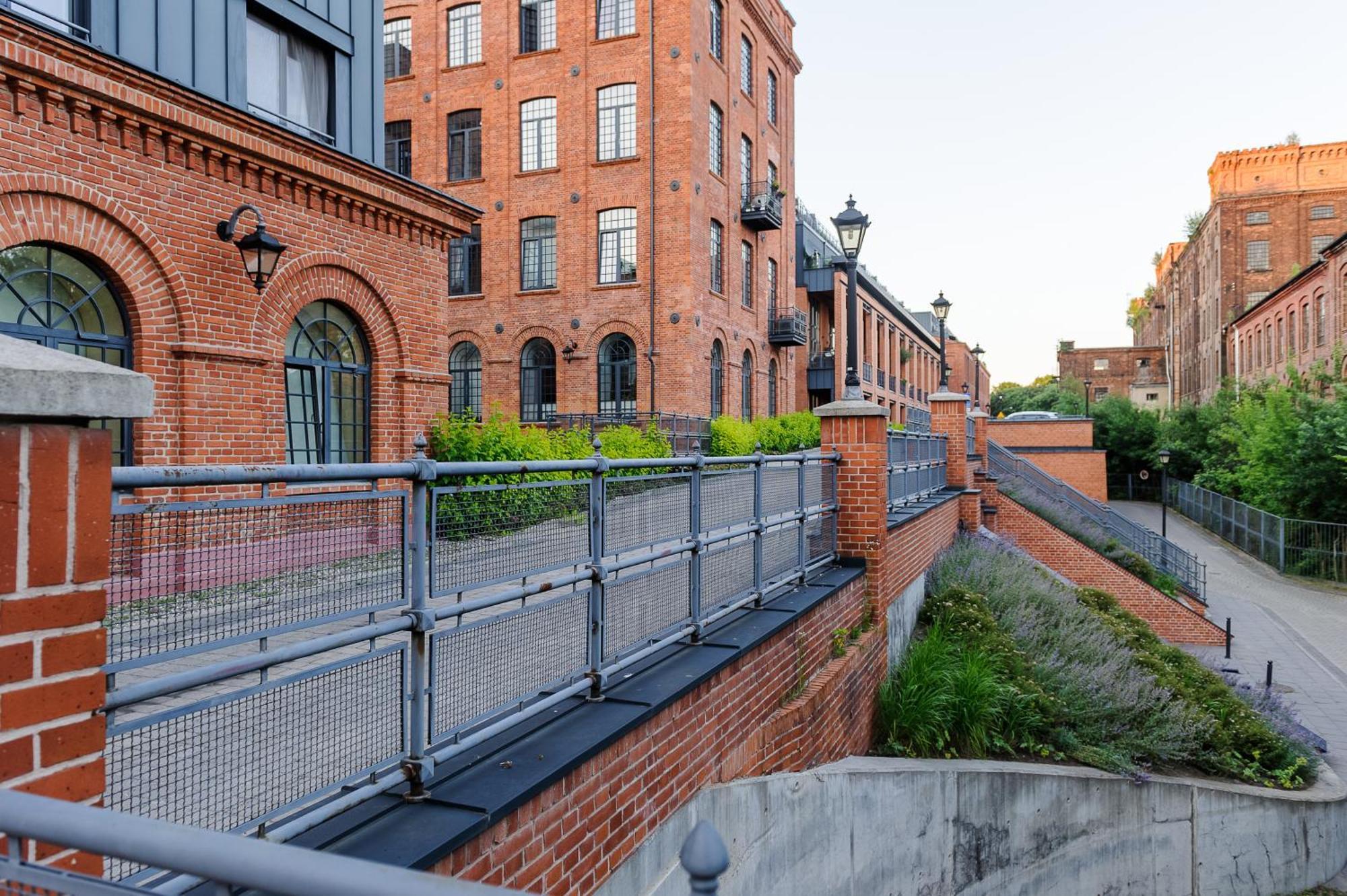 Lumina Loft Tymienieckiego With A View Of The Lake Lodz  Exterior photo